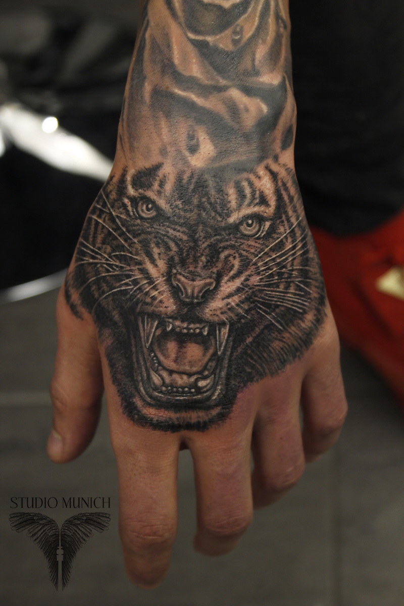 Tattoo Studio Munich » TIERTATTOOS